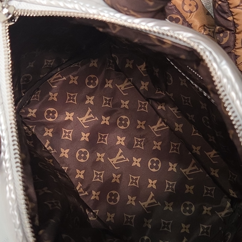Louis Vuitton Limited Edition Silver Giant Monogram Econyl Pillow Speedy 25 - Picture 10 of 12